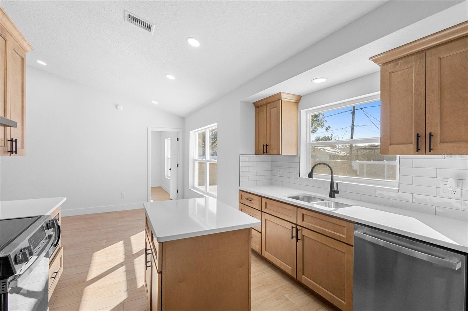 Image 18 of 39 For 1972 Vienna Avenue