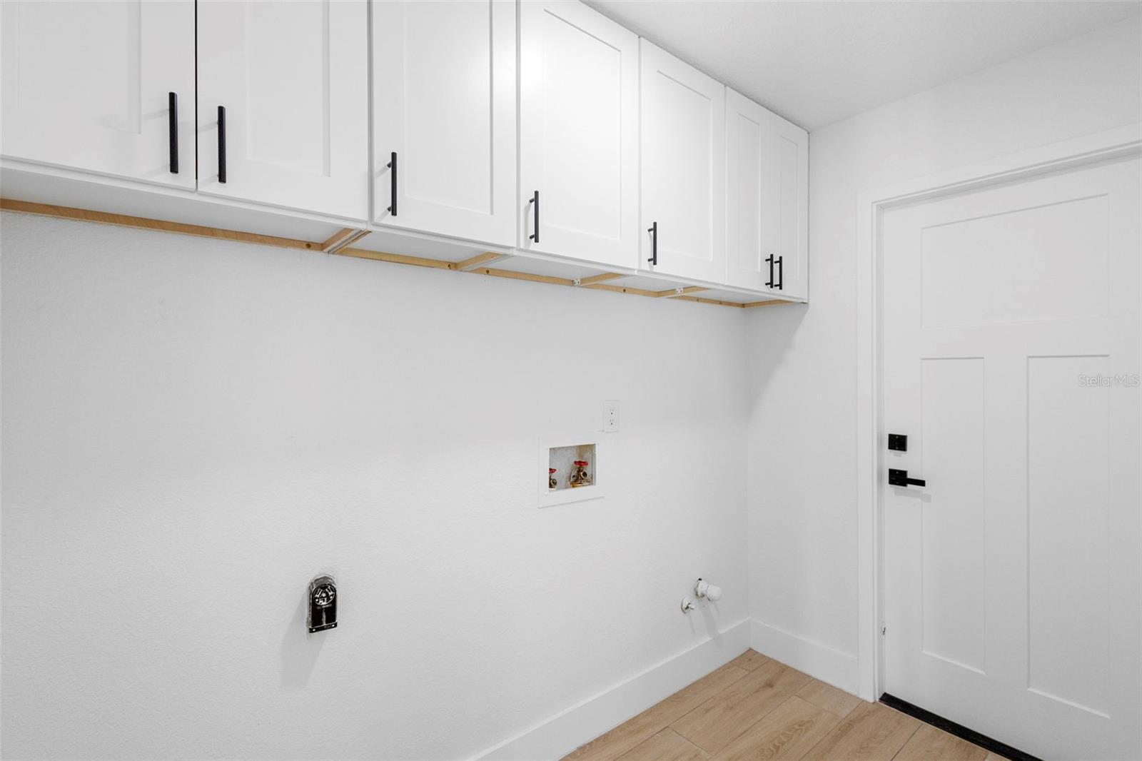 Image 20 of 39 For 1972 Vienna Avenue