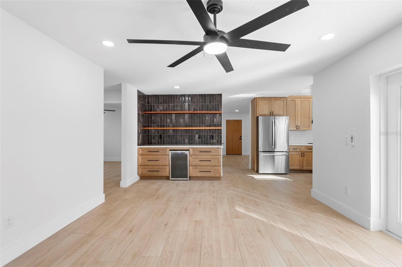 Image 22 of 39 For 1972 Vienna Avenue