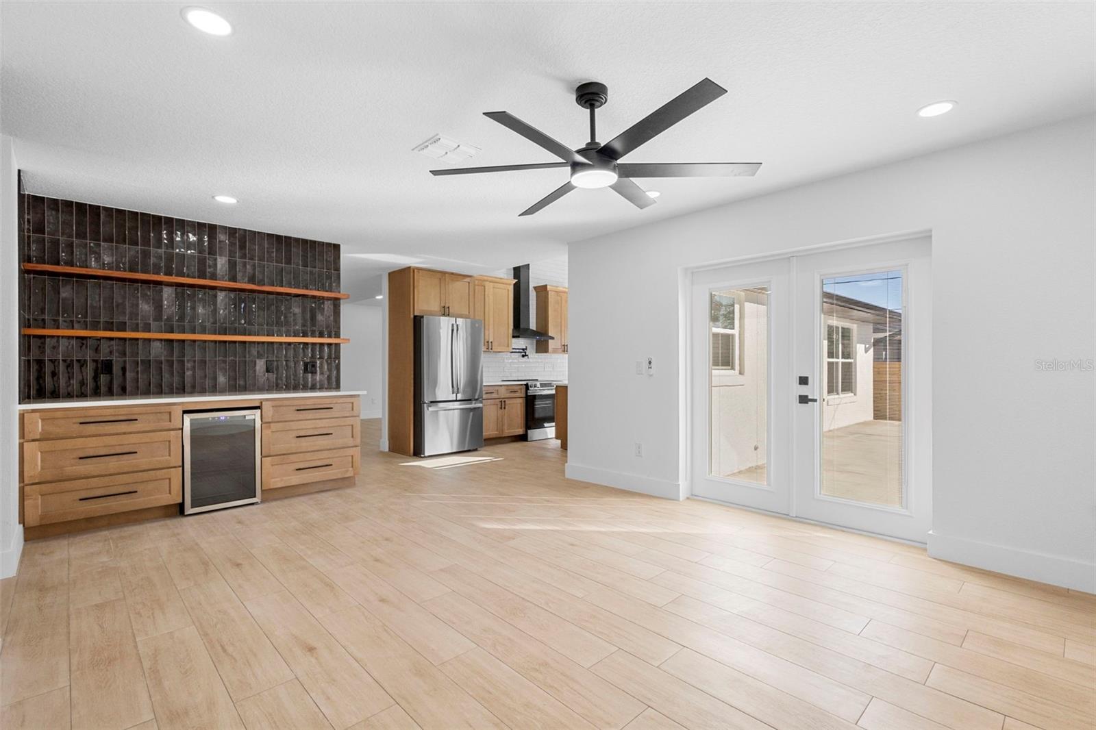 Image 23 of 39 For 1972 Vienna Avenue