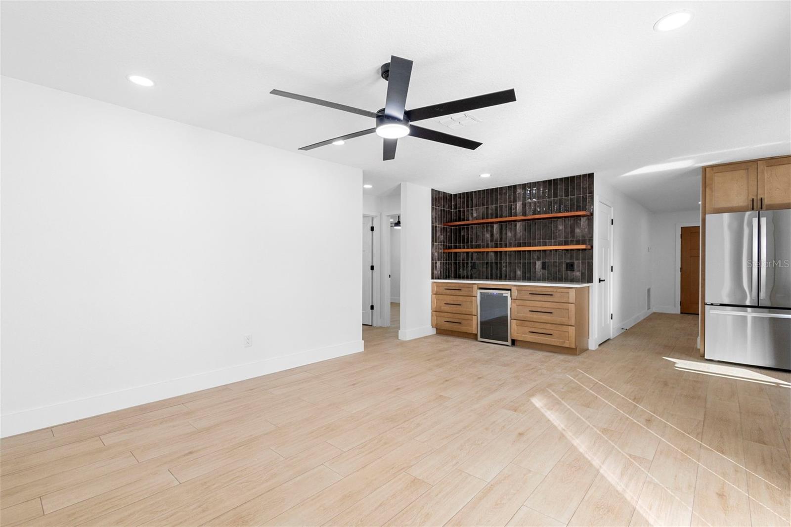 Image 24 of 39 For 1972 Vienna Avenue