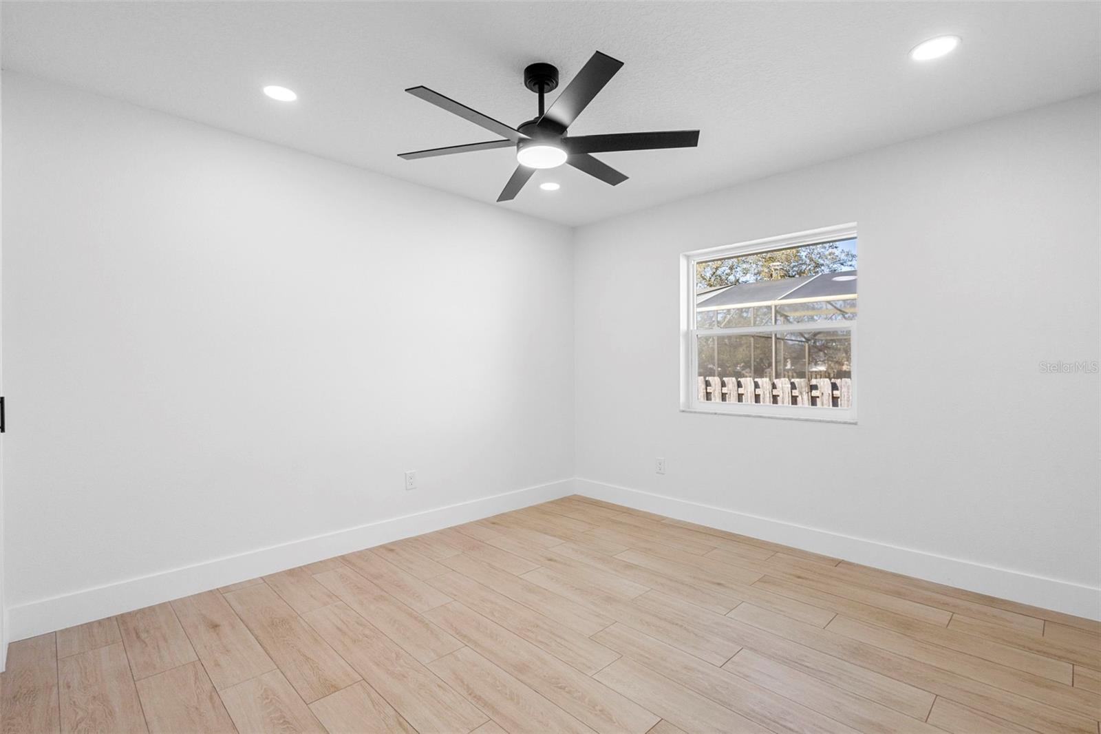 Image 27 of 39 For 1972 Vienna Avenue