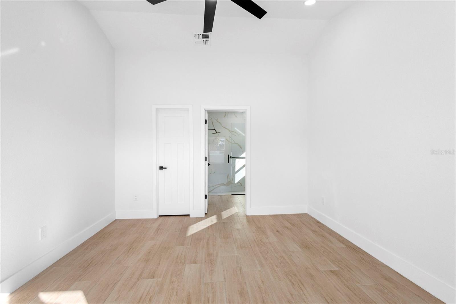 Image 34 of 39 For 1972 Vienna Avenue