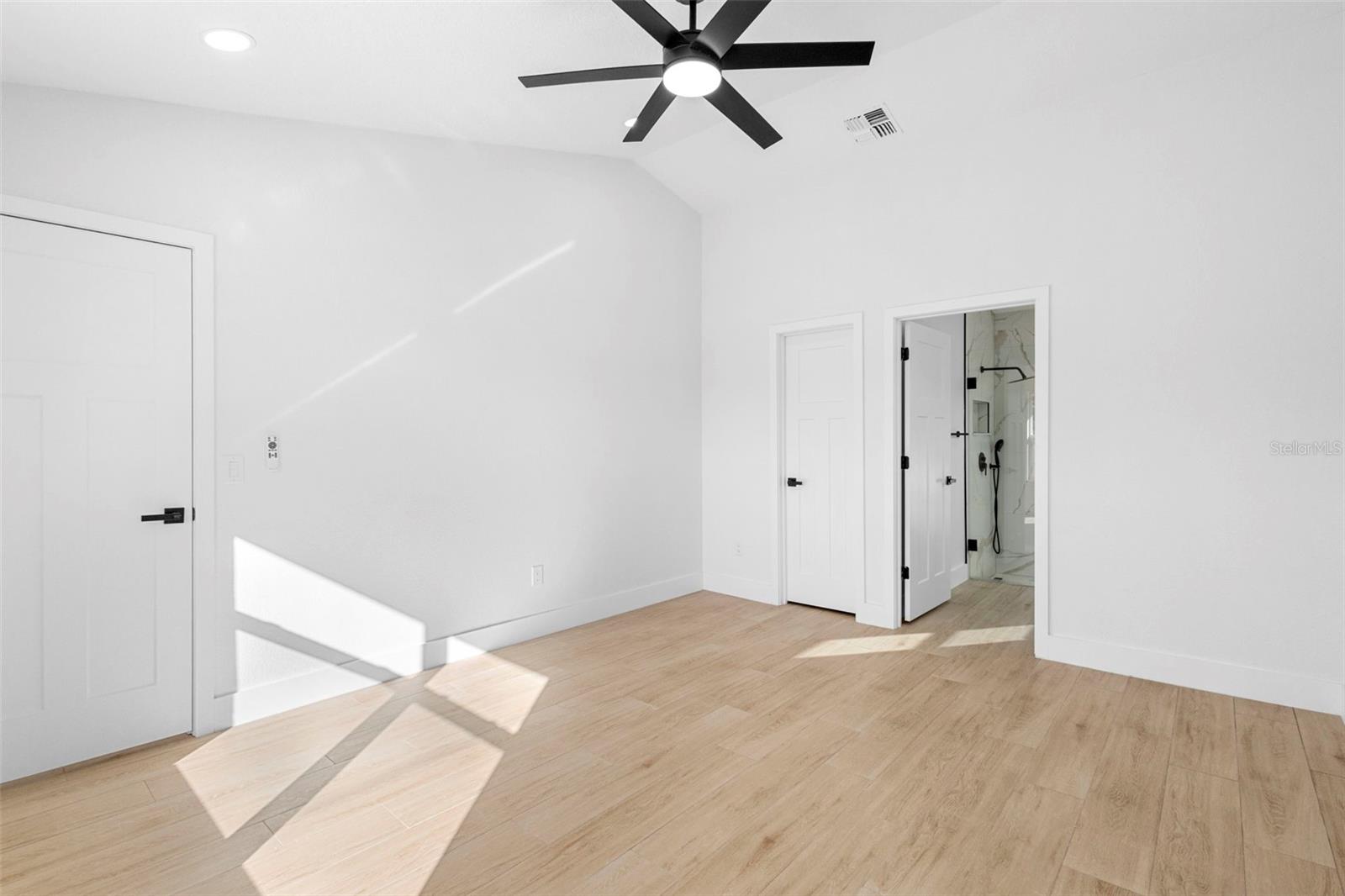 Image 35 of 39 For 1972 Vienna Avenue