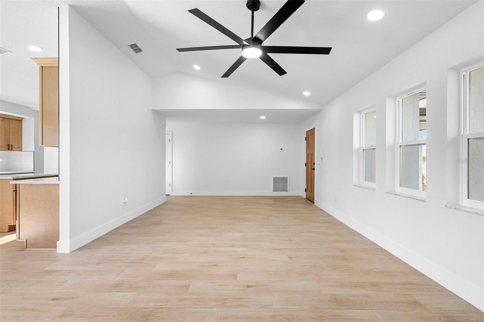 Image 8 of 39 For 1972 Vienna Avenue