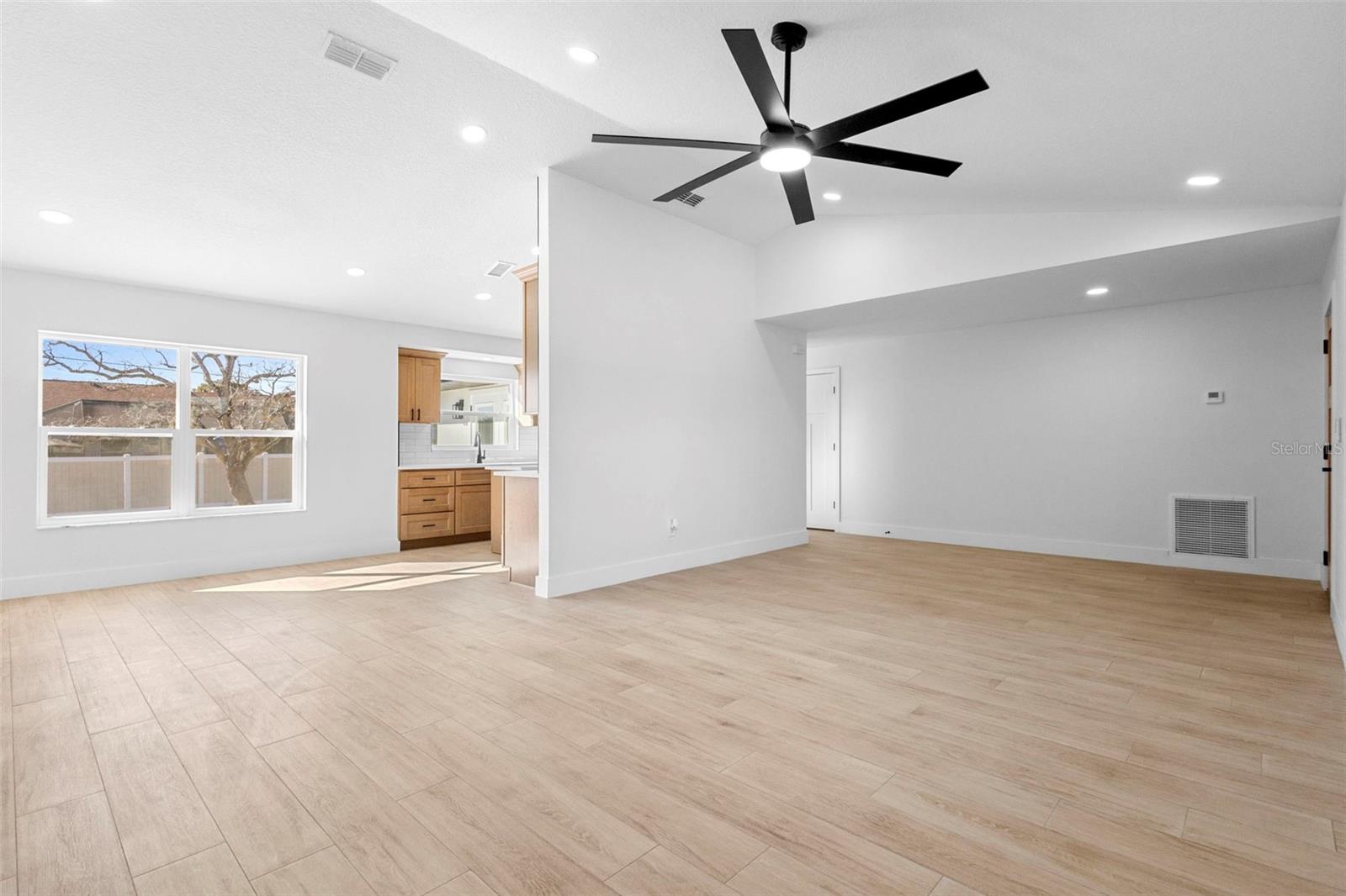 Image 9 of 39 For 1972 Vienna Avenue