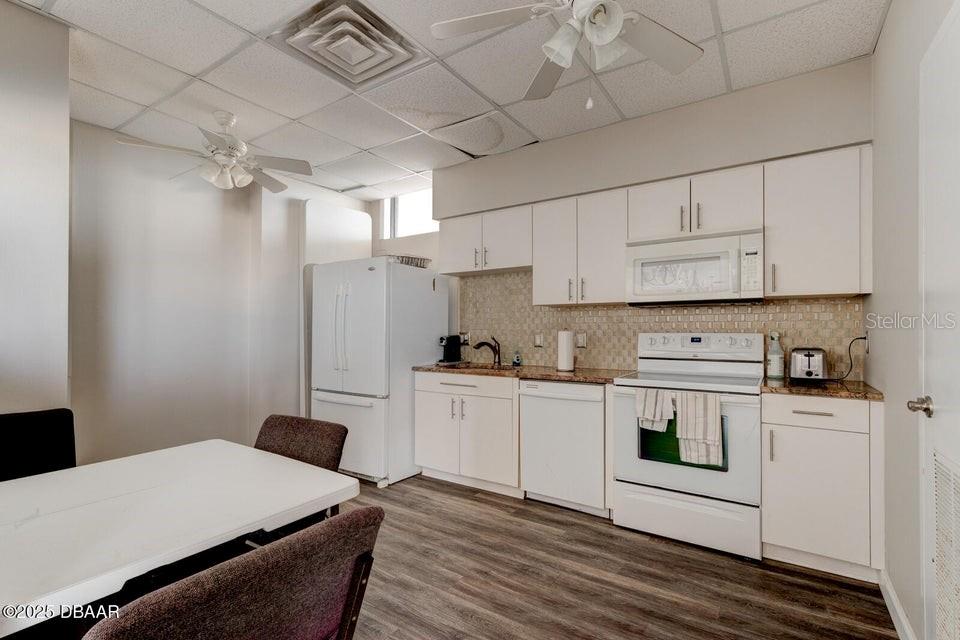 Image 30 of 45 For 2828 Atlantic Avenue 302