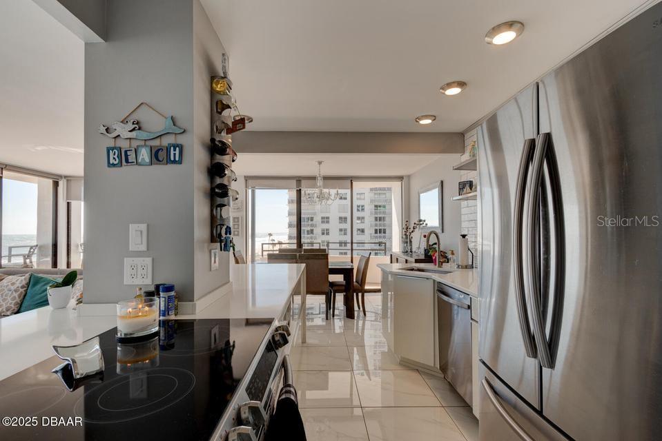 Image 8 of 45 For 2828 Atlantic Avenue 302