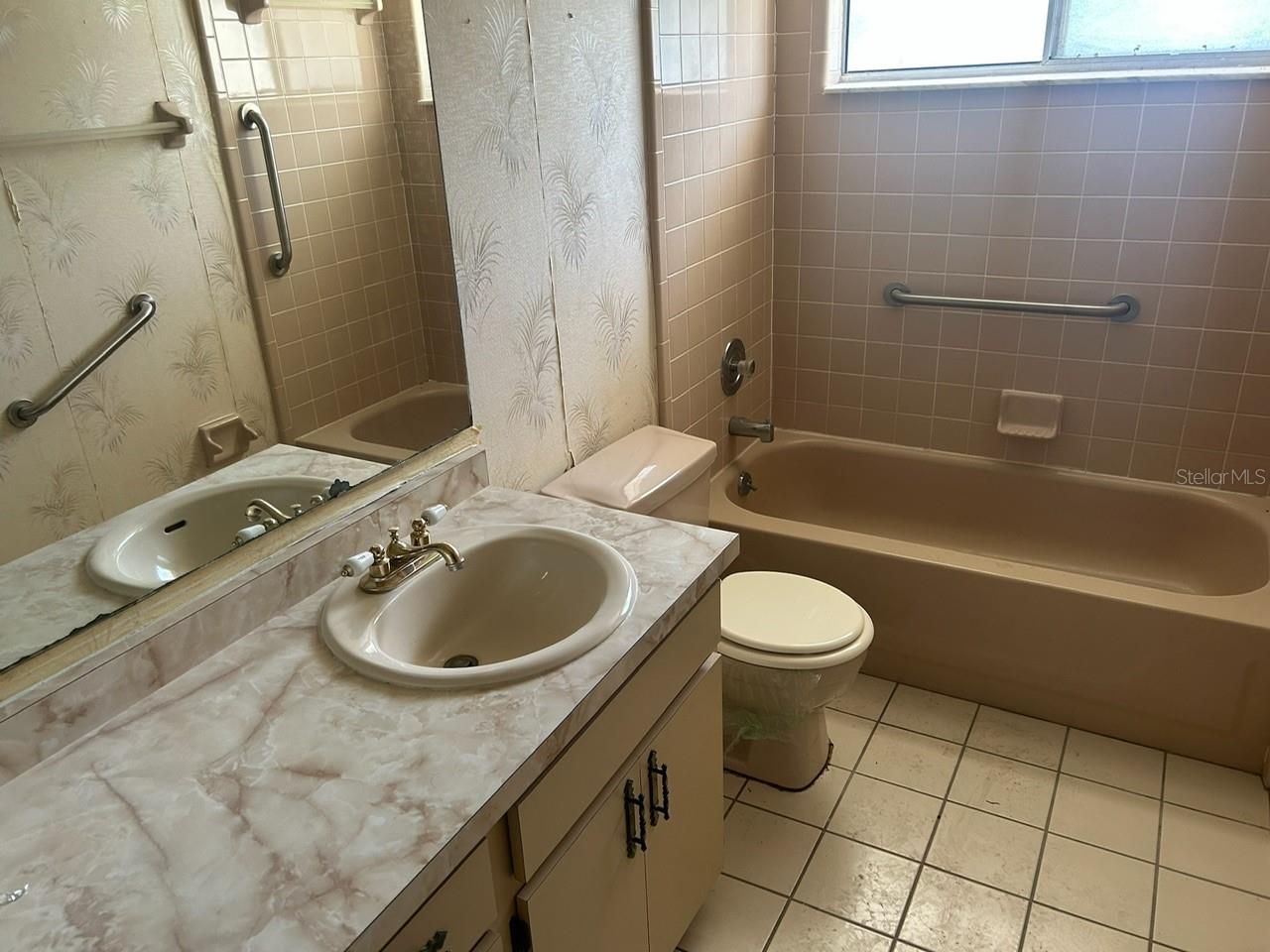 Image 8 of 15 For 2429 Albury Avenue