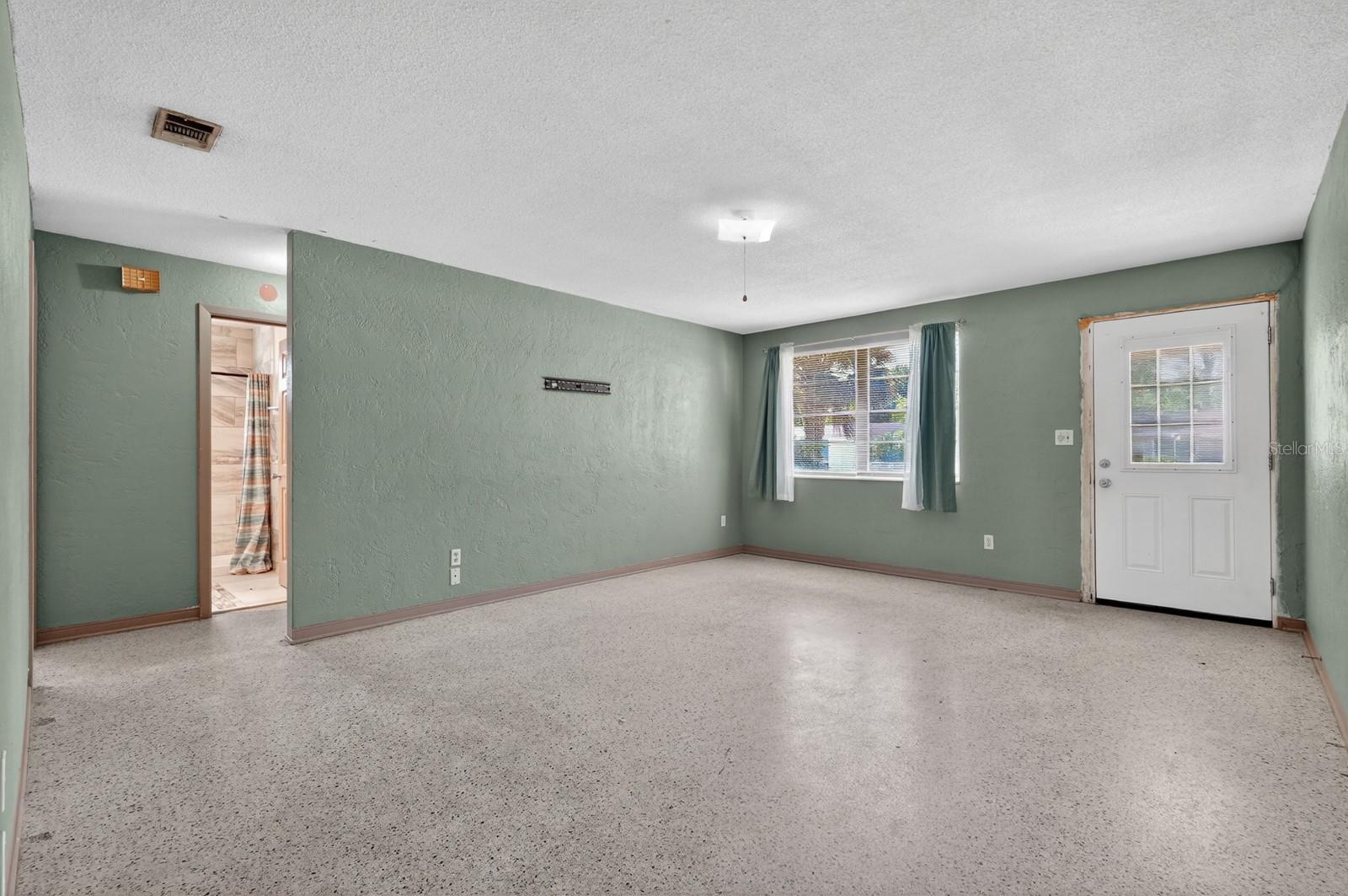 Image 6 of 46 For 612 Johnson Drive