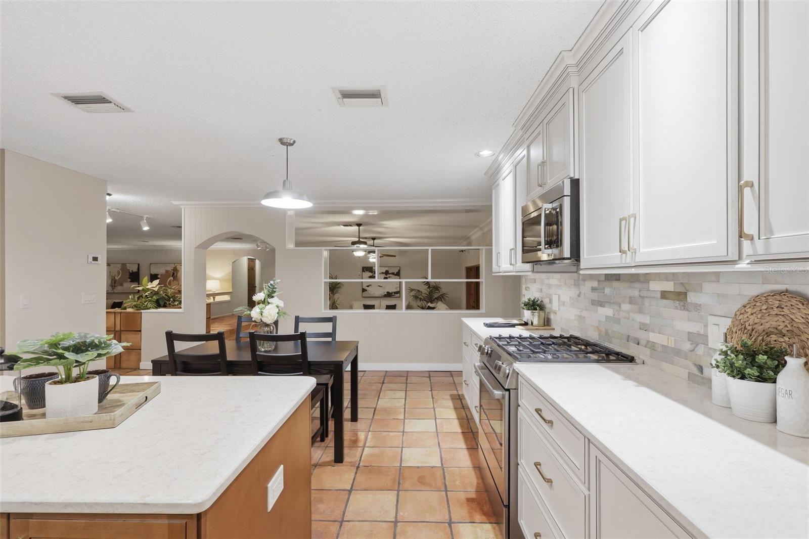 Image 37 of 60 For 1650 University Avenue