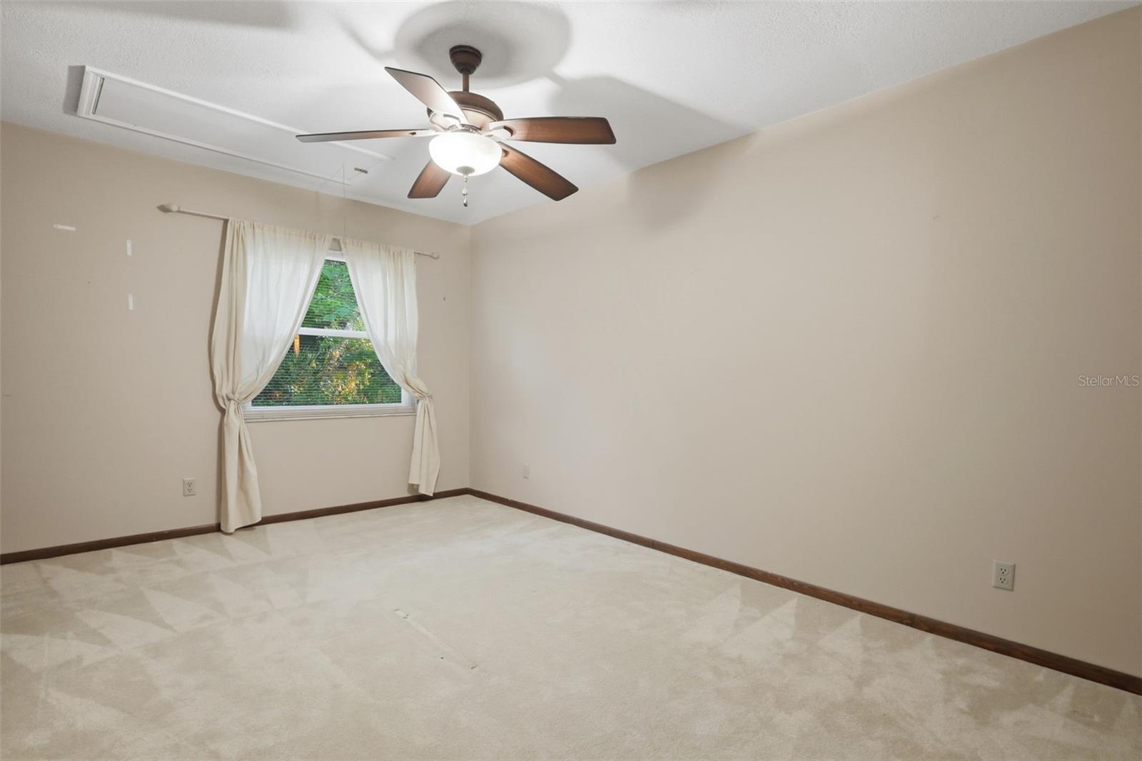 Image 46 of 60 For 1650 University Avenue