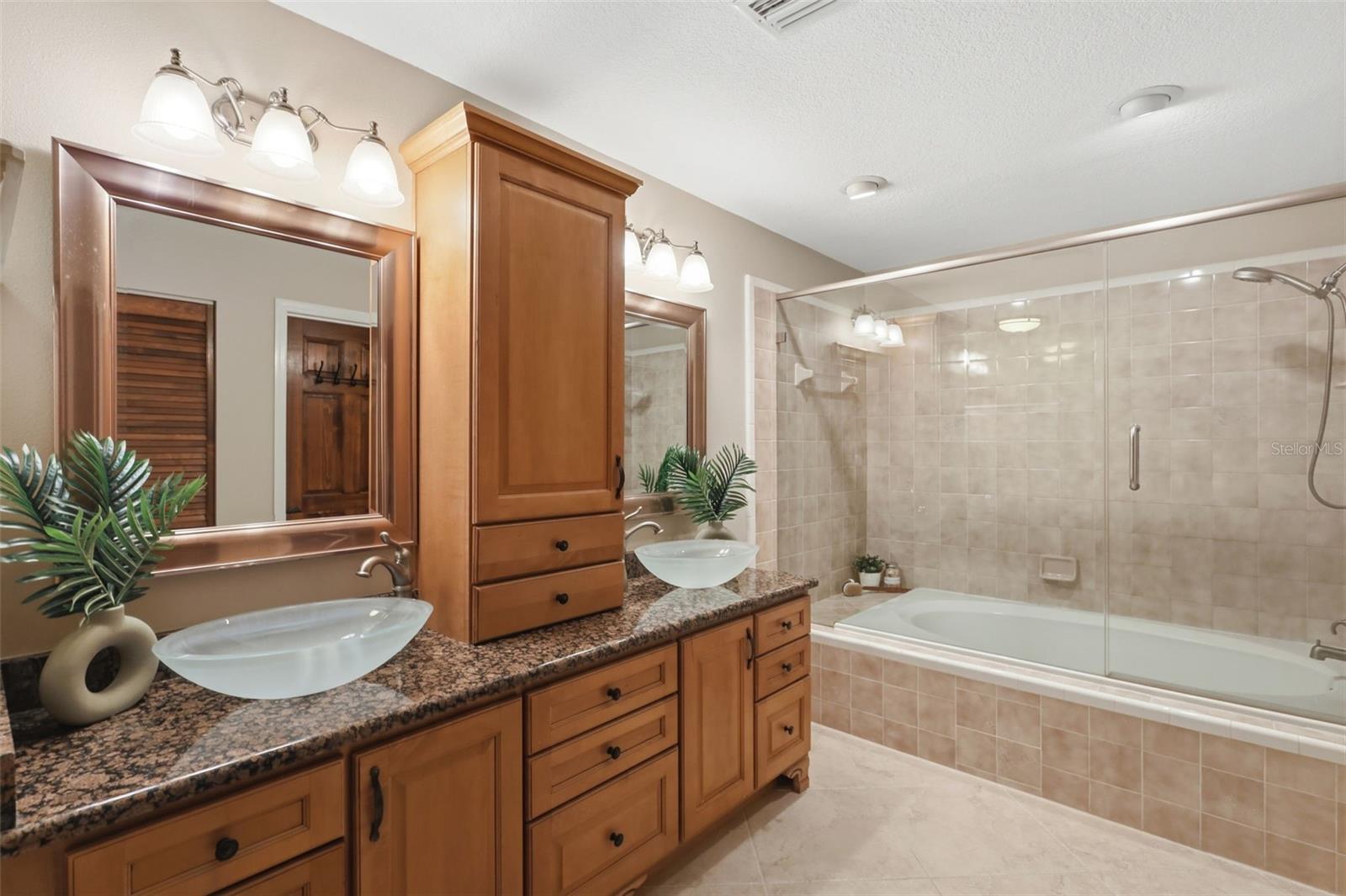 Image 51 of 60 For 1650 University Avenue