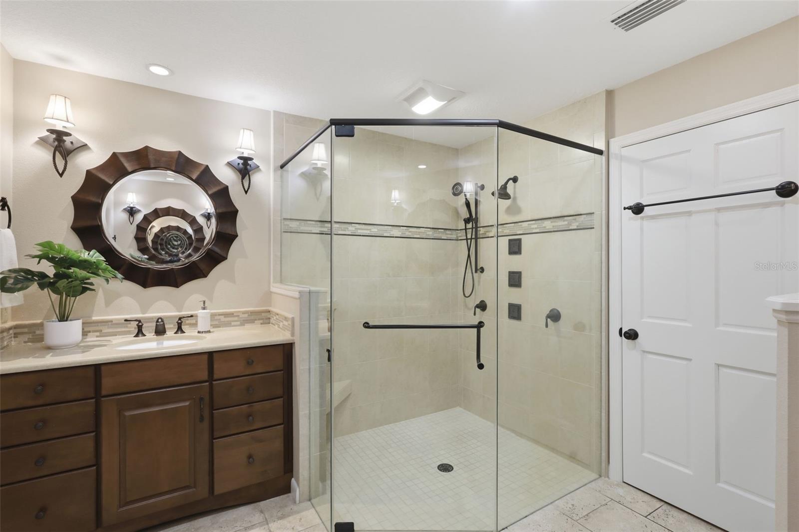 Image 7 of 60 For 1650 University Avenue