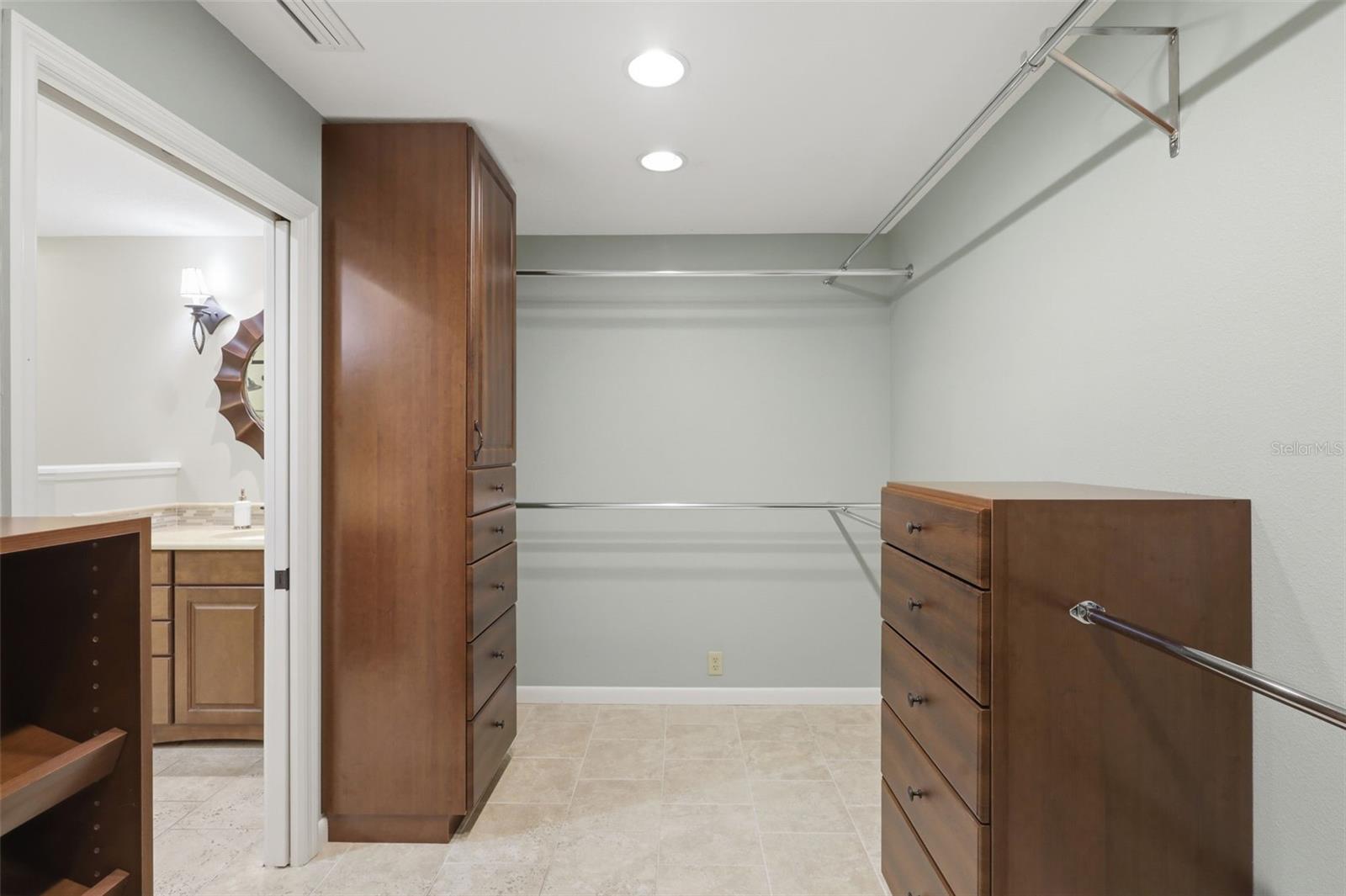 Image 8 of 60 For 1650 University Avenue