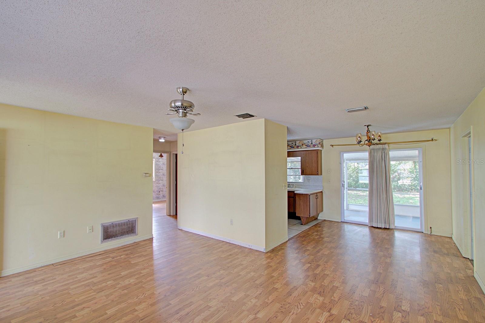 Image 10 of 22 For 720 Crestview Drive