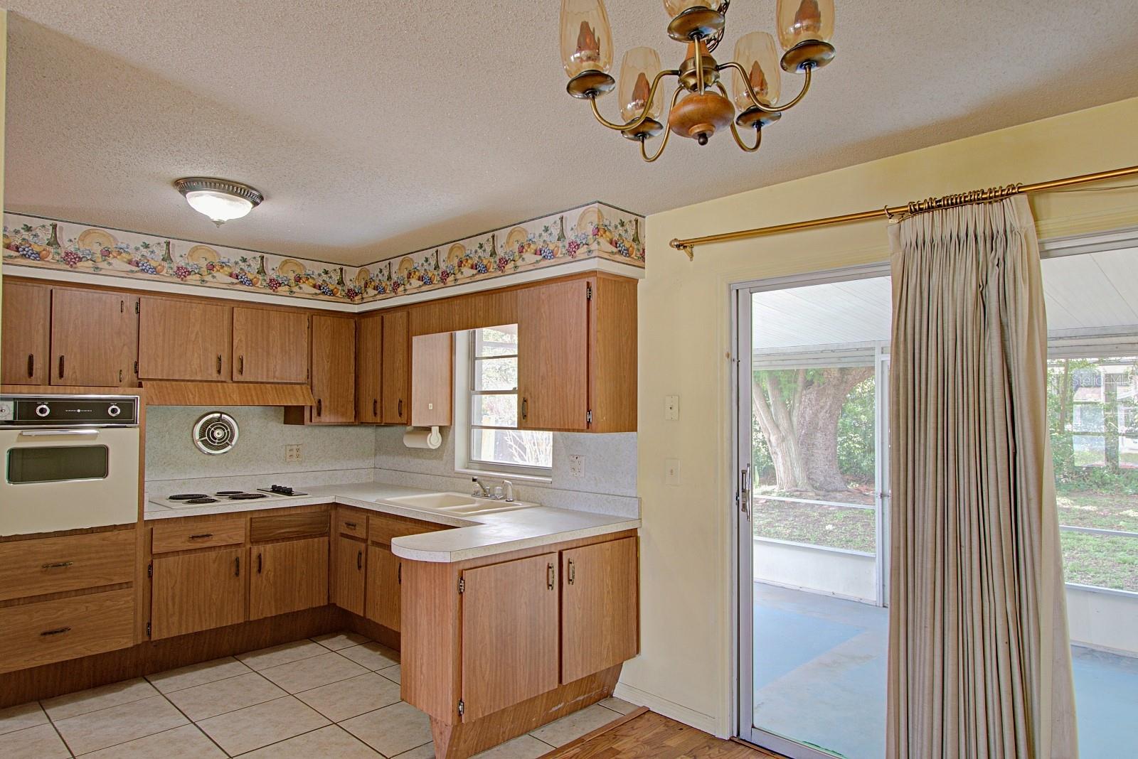 Image 11 of 22 For 720 Crestview Drive