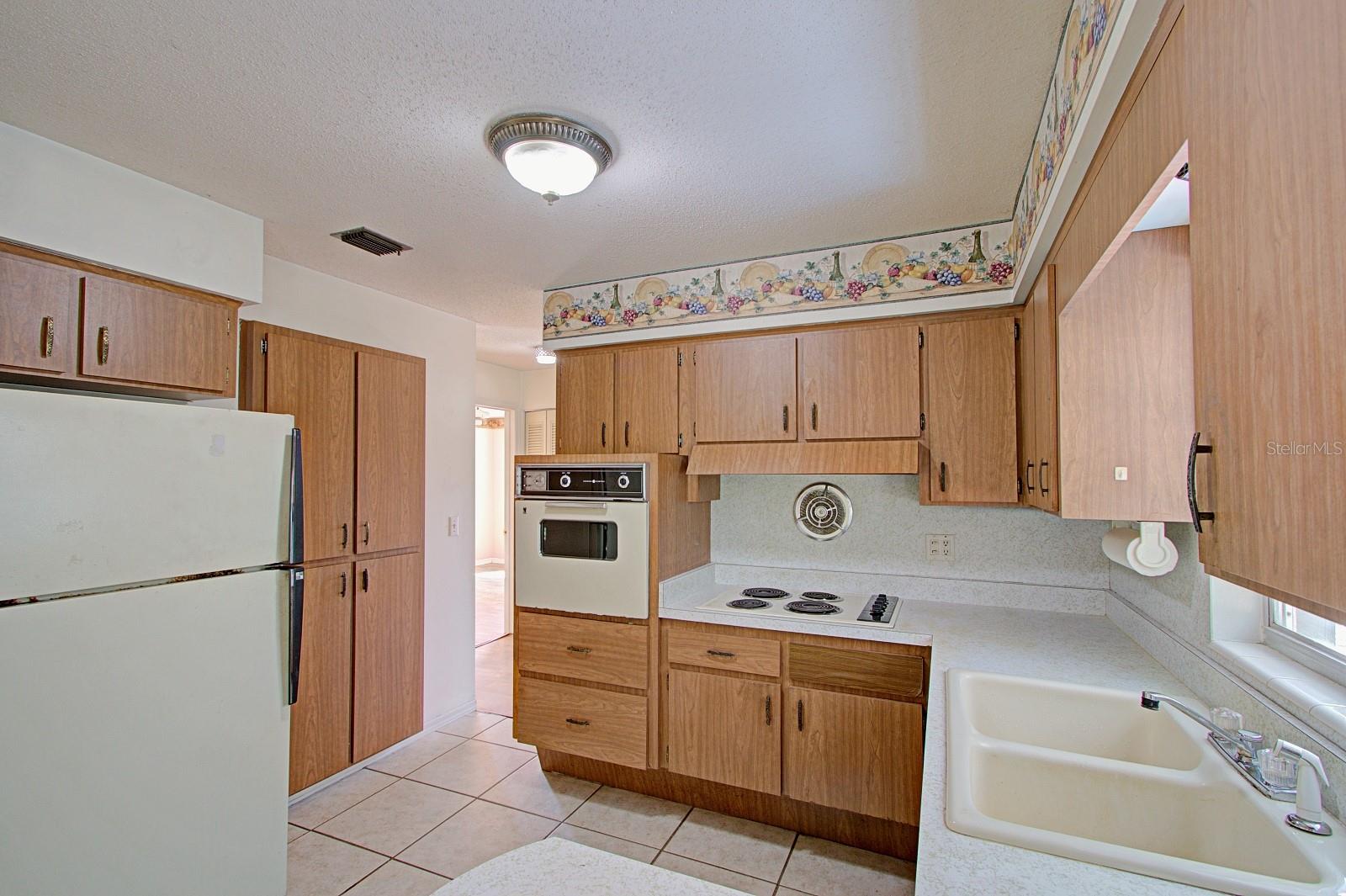 Image 13 of 22 For 720 Crestview Drive