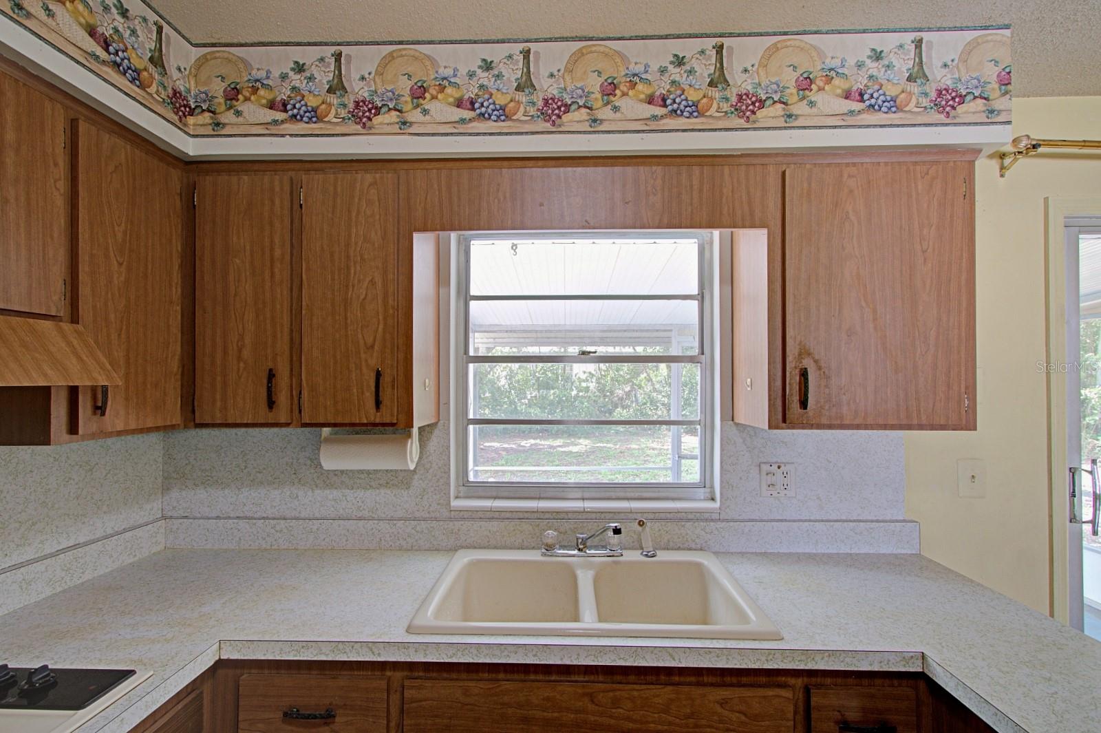 Image 15 of 22 For 720 Crestview Drive