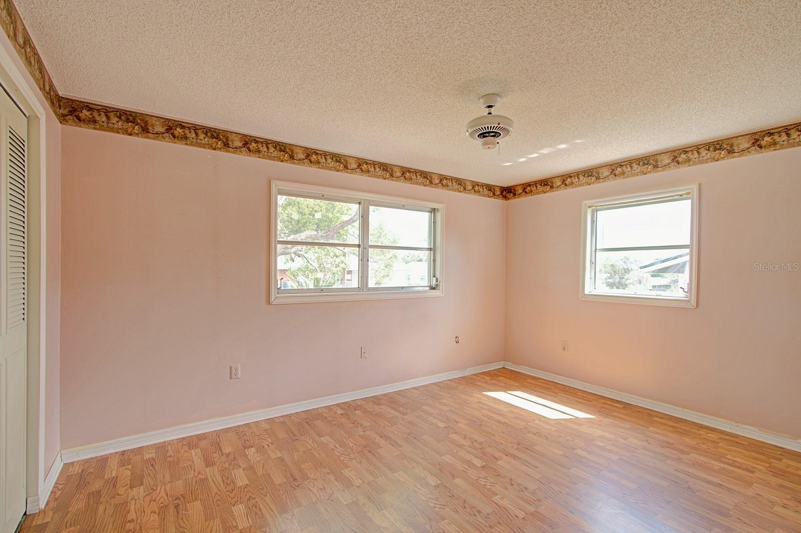 Image 19 of 22 For 720 Crestview Drive