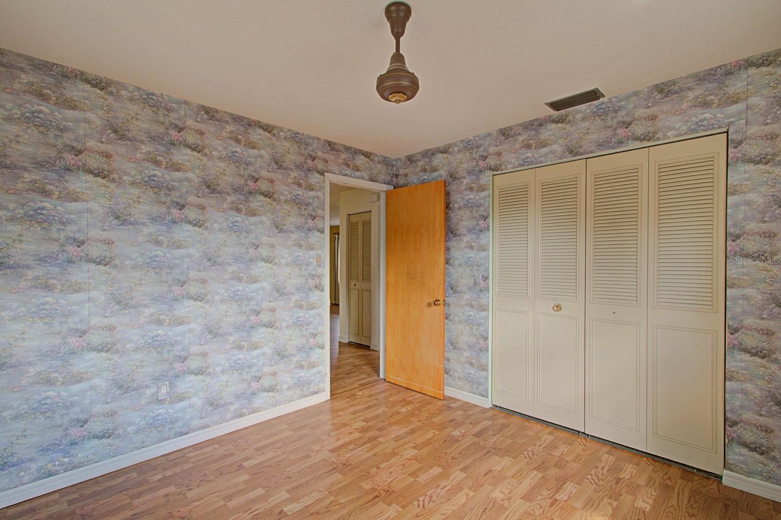 Image 21 of 22 For 720 Crestview Drive