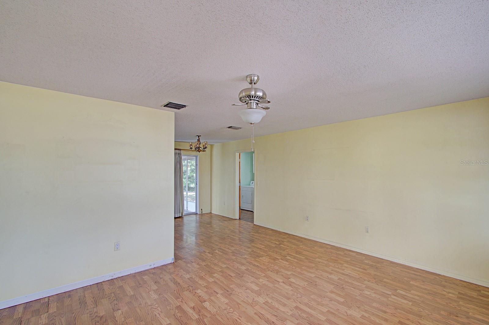 Image 9 of 22 For 720 Crestview Drive