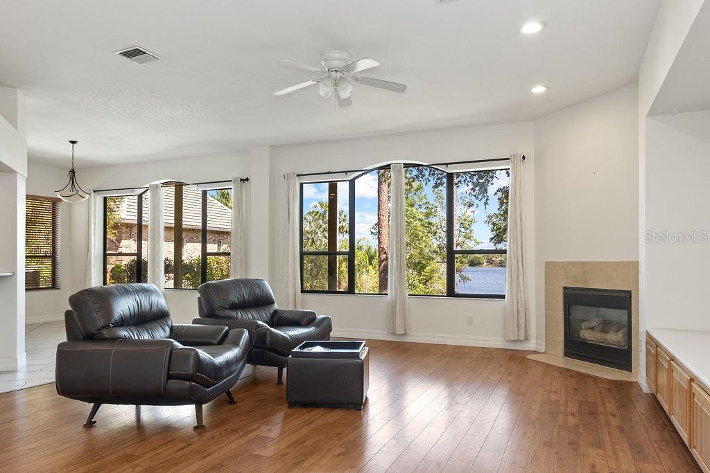 Image 6 of 20 For 1320 Trail By The Lake