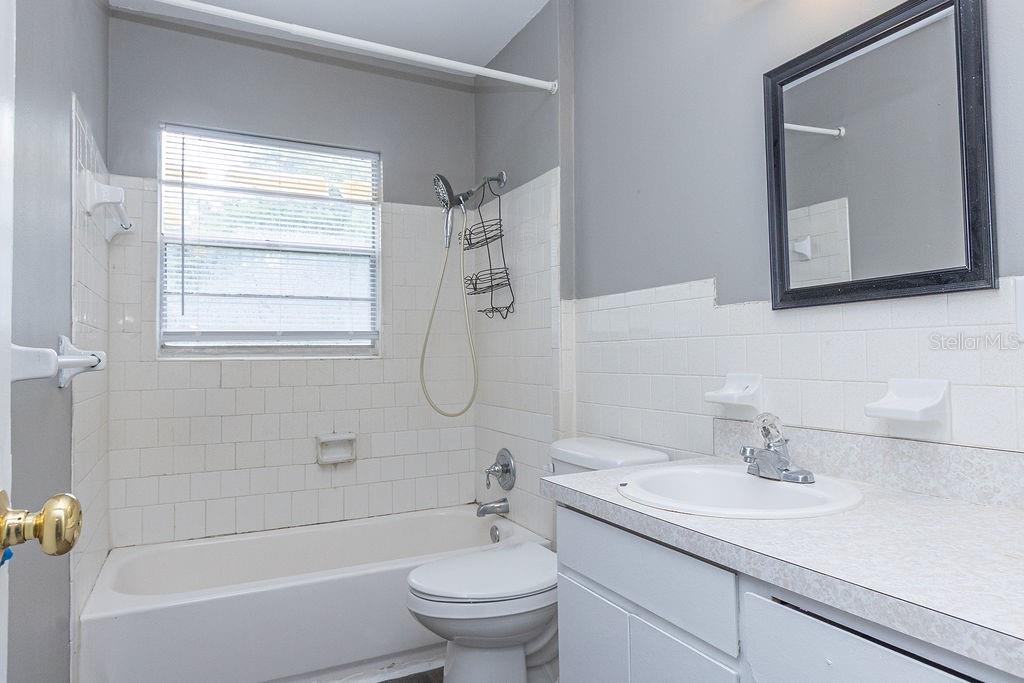 Image 13 of 13 For 832 Indiana Avenue