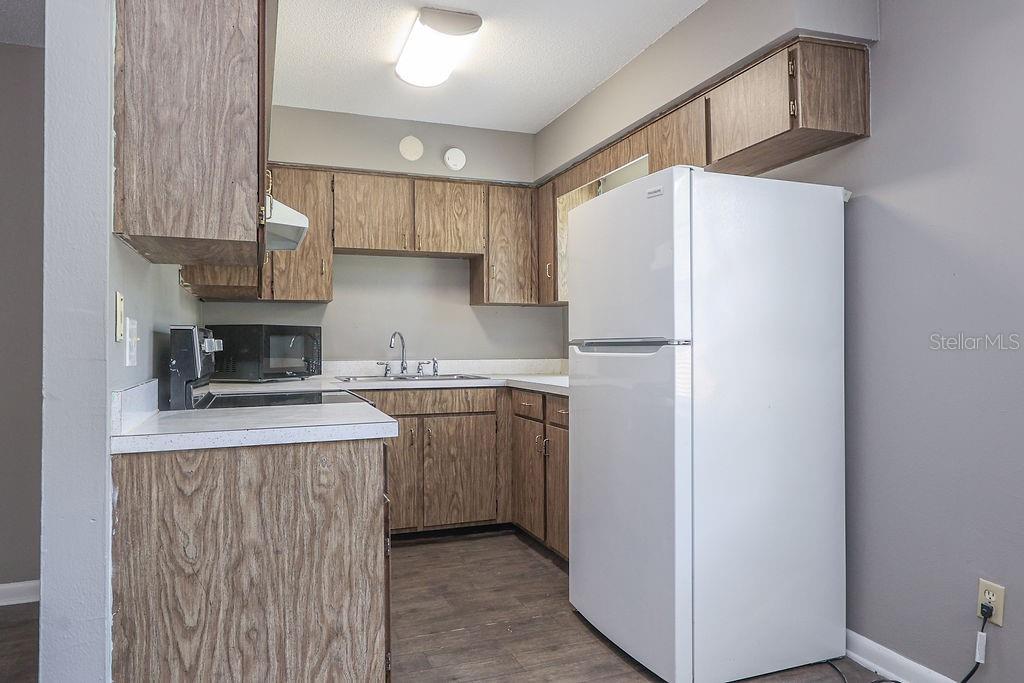 Image 6 of 13 For 832 Indiana Avenue