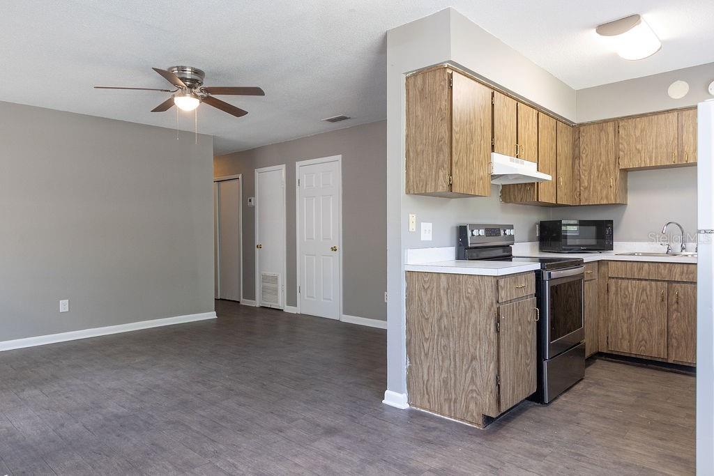 Image 8 of 13 For 832 Indiana Avenue