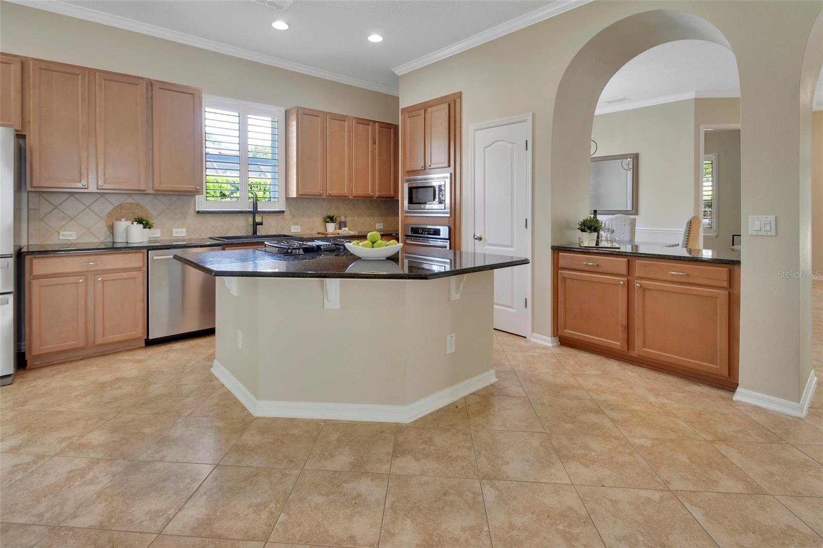 Image 15 of 48 For 186 Birchmont Drive