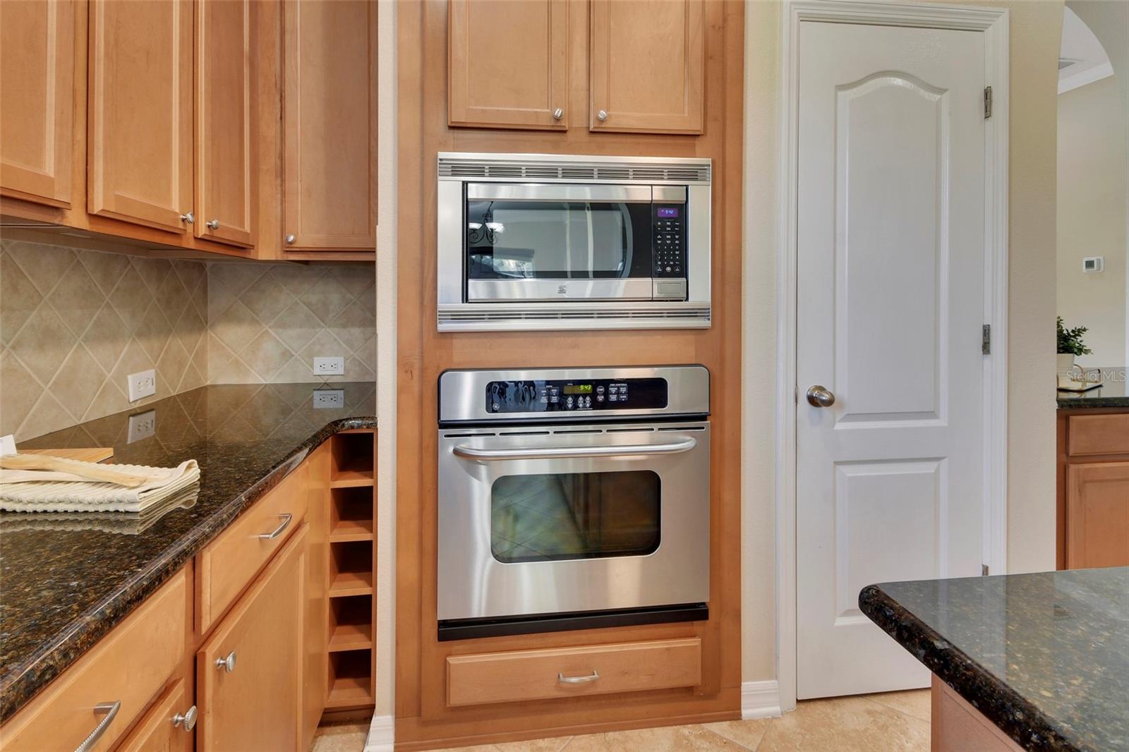 Image 18 of 48 For 186 Birchmont Drive