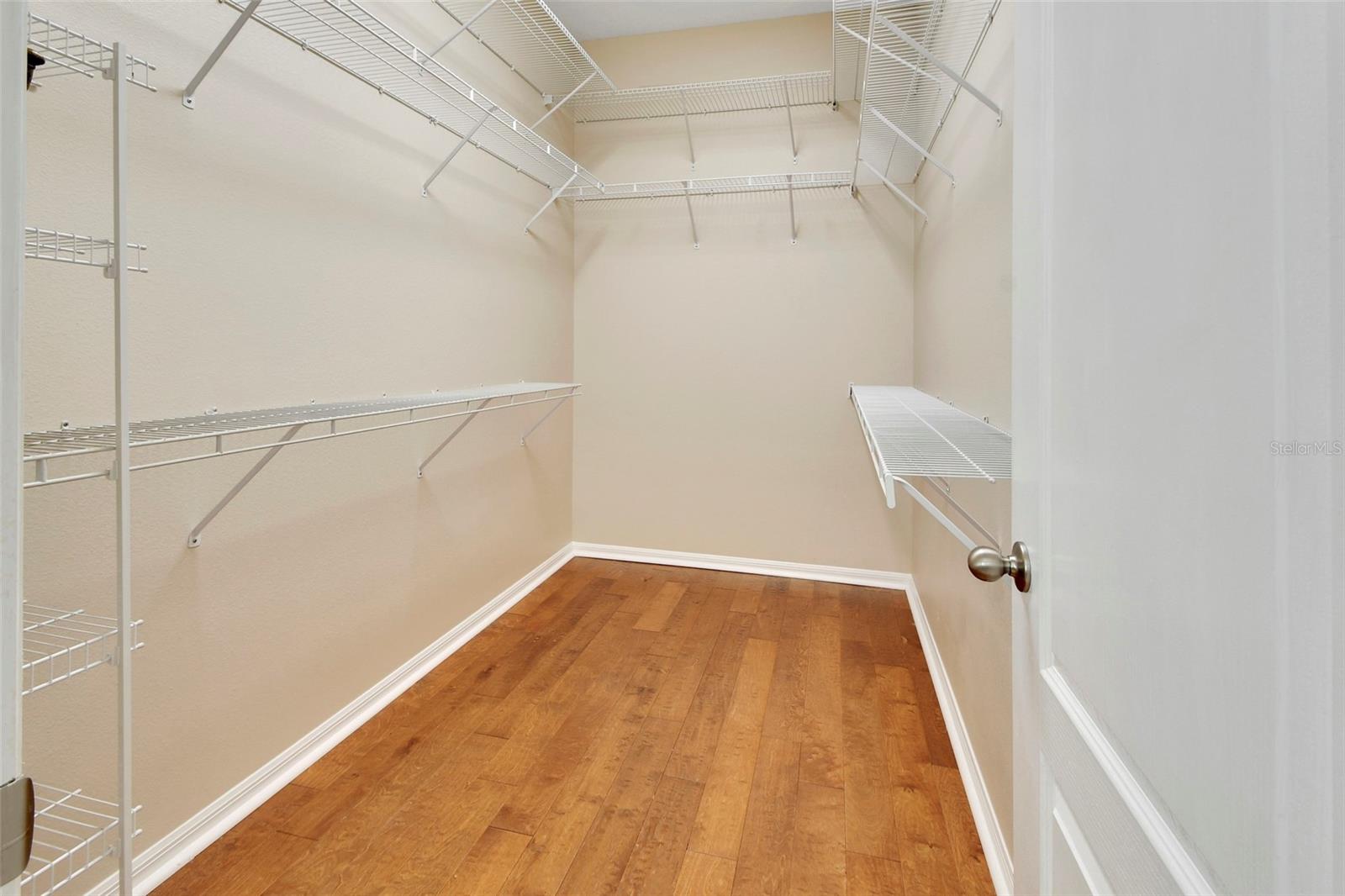 Image 27 of 48 For 186 Birchmont Drive