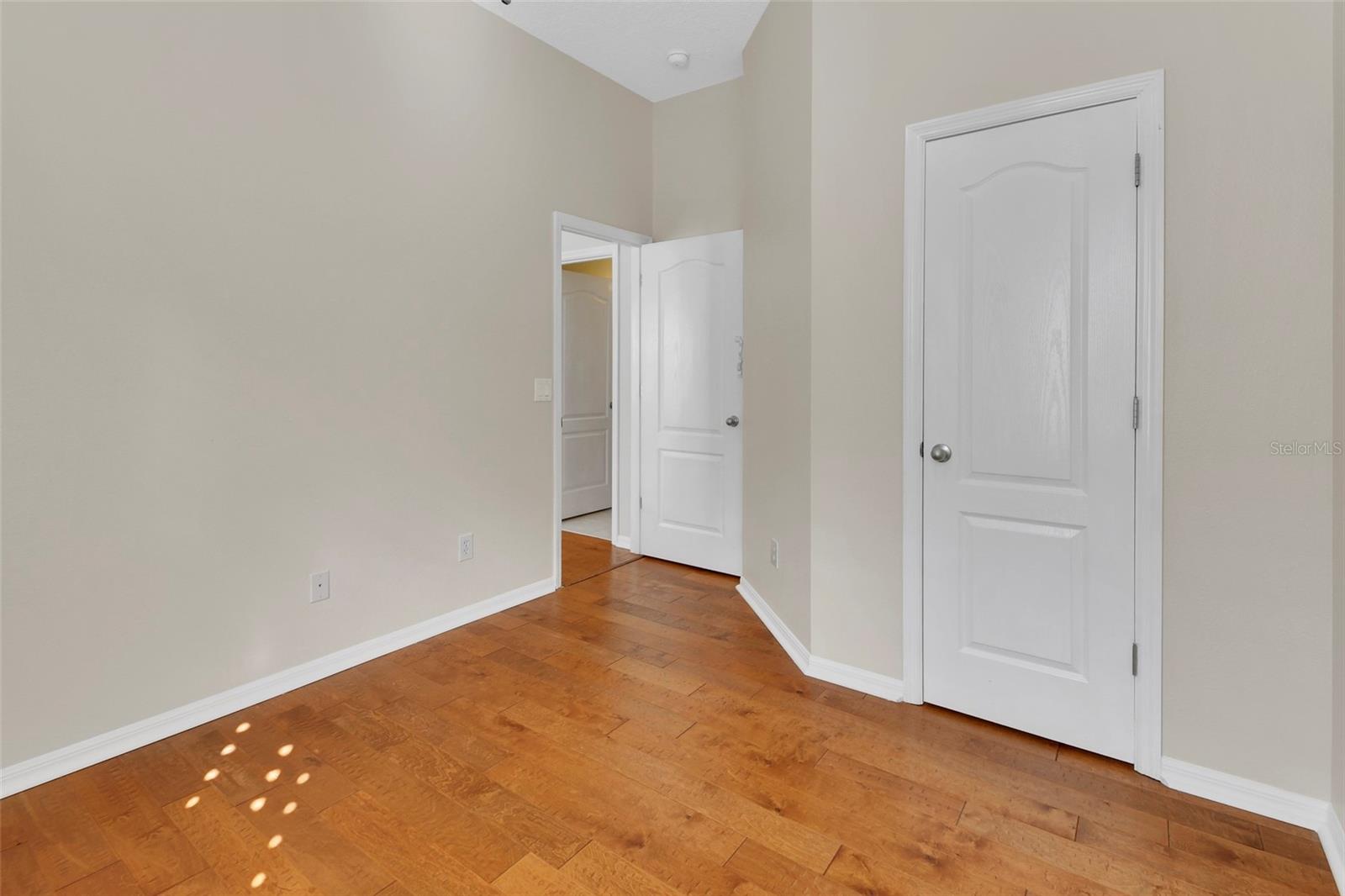 Image 32 of 48 For 186 Birchmont Drive