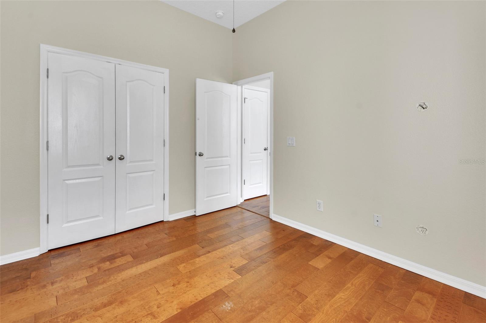 Image 34 of 48 For 186 Birchmont Drive