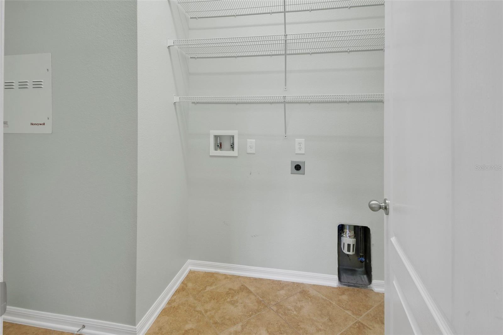 Image 35 of 48 For 186 Birchmont Drive