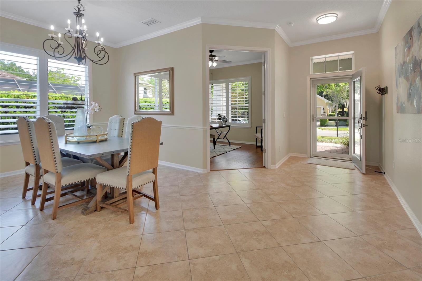 Image 5 of 48 For 186 Birchmont Drive