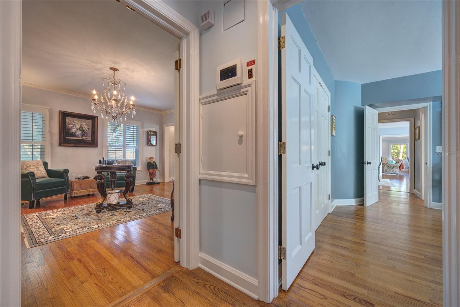 Image 10 of 100 For 105 Riverside Drive