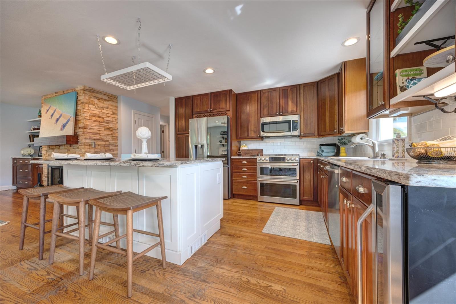 Image 18 of 100 For 105 Riverside Drive