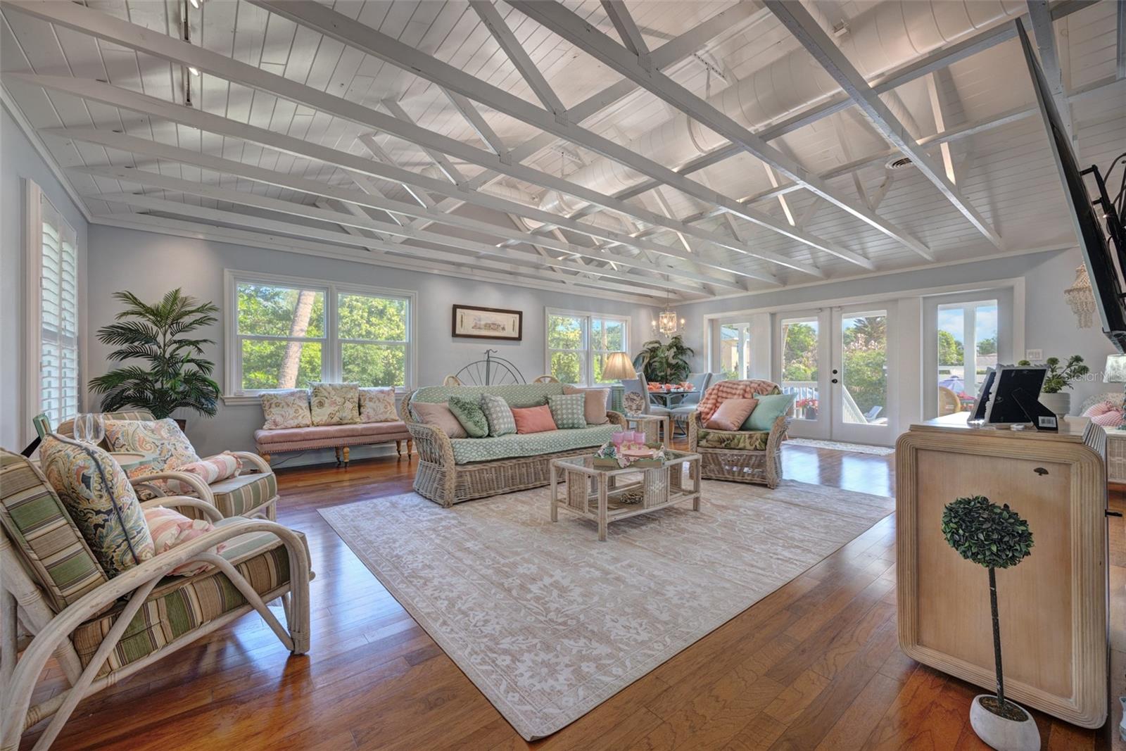 Image 27 of 100 For 105 Riverside Drive