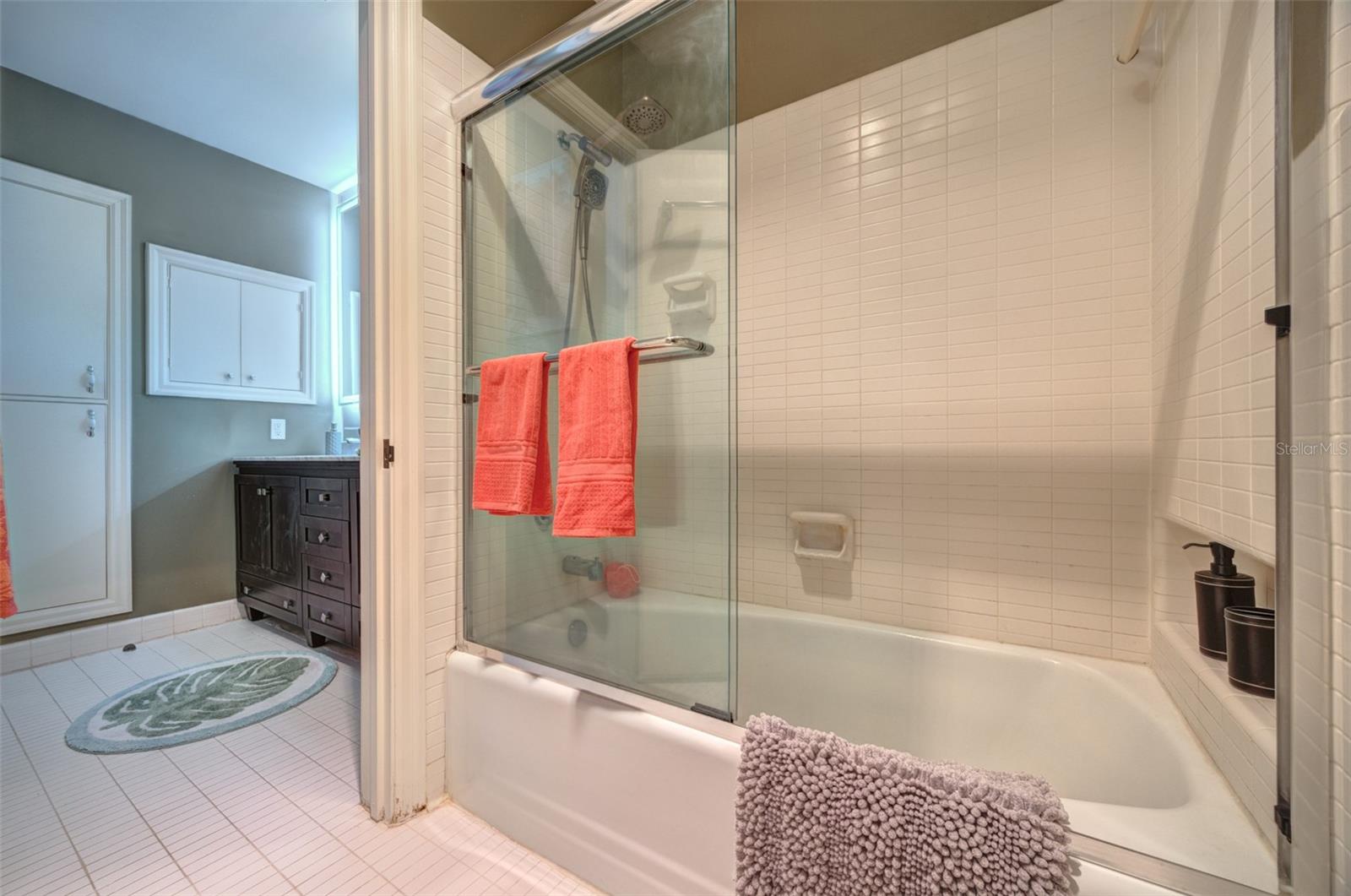 Image 49 of 100 For 105 Riverside Drive