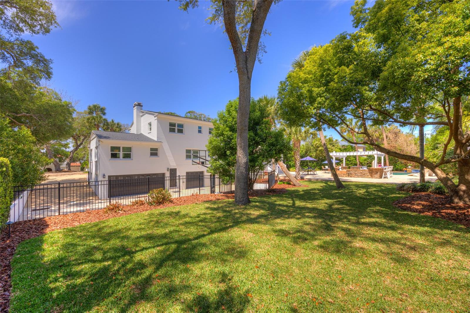 Image 86 of 100 For 105 Riverside Drive