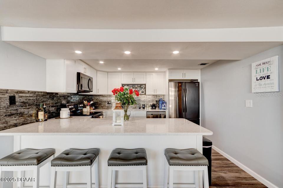 Image 6 of 43 For 2828 Atlantic Avenue 303