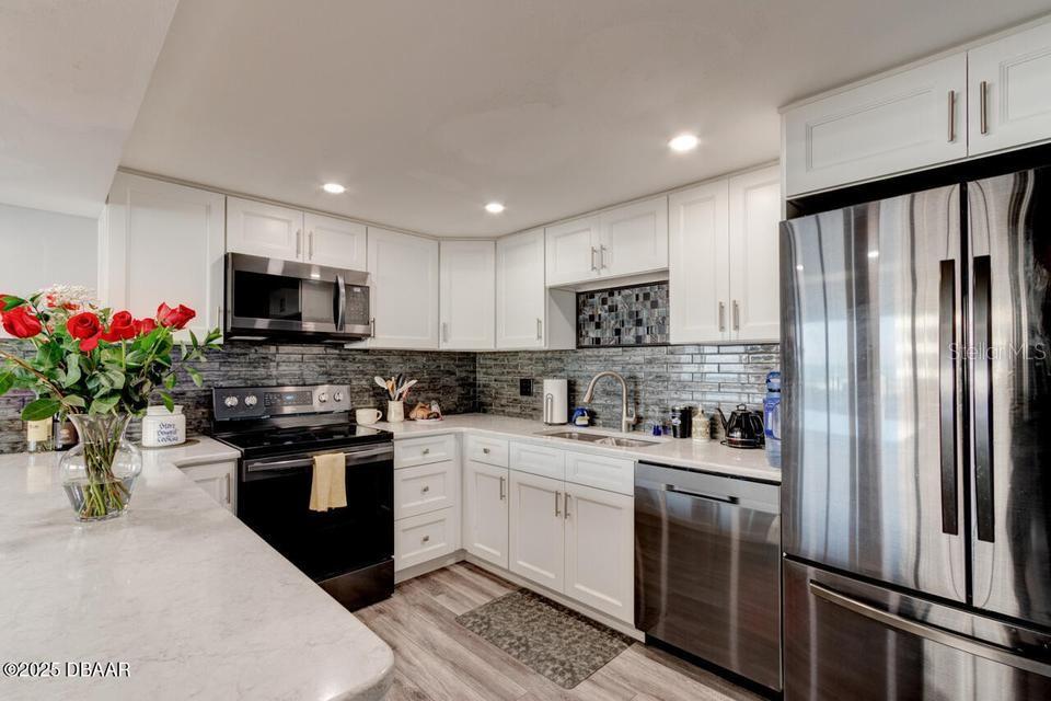 Image 7 of 43 For 2828 Atlantic Avenue 303