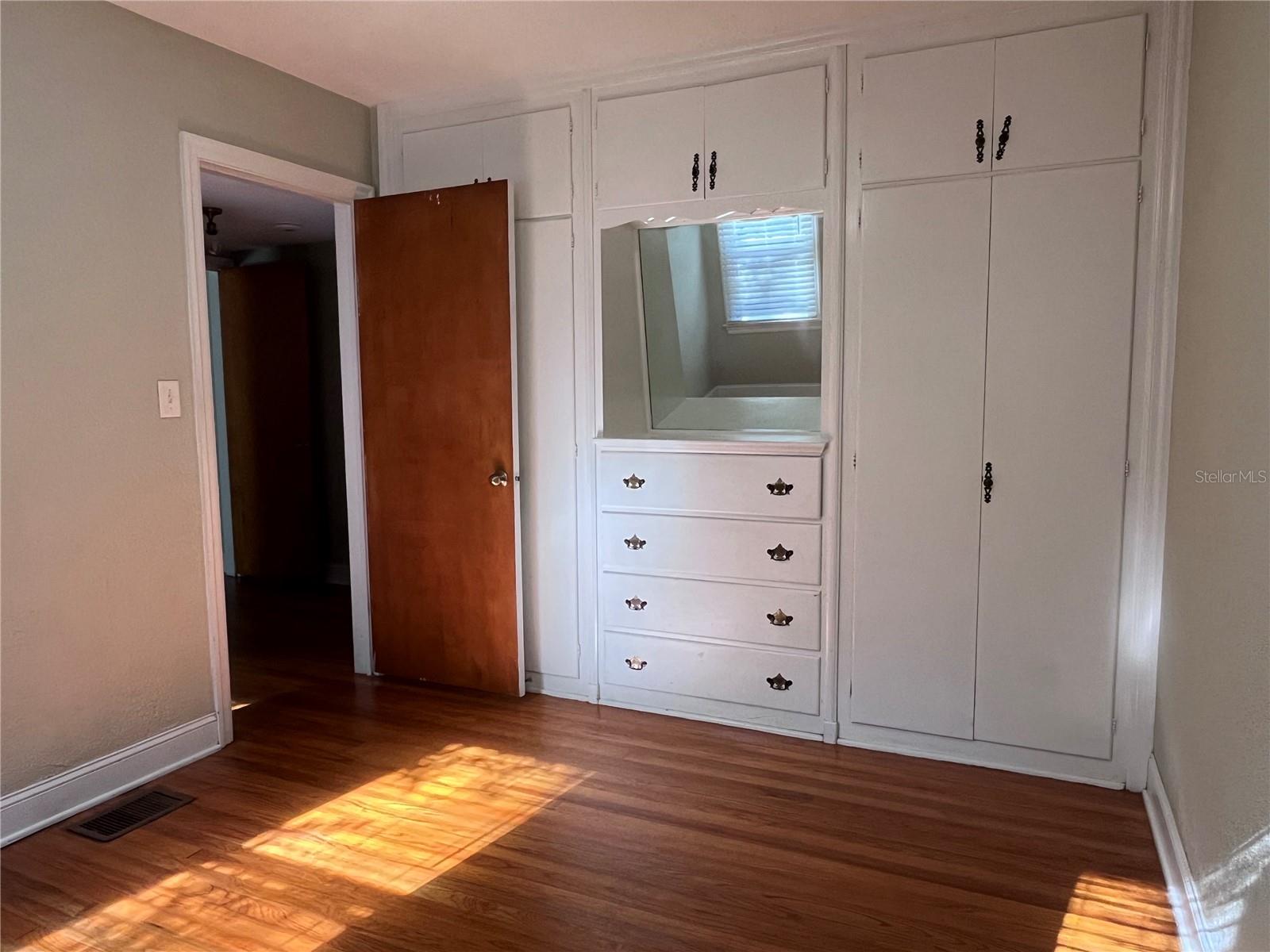 Image 10 of 14 For 12 University Circle