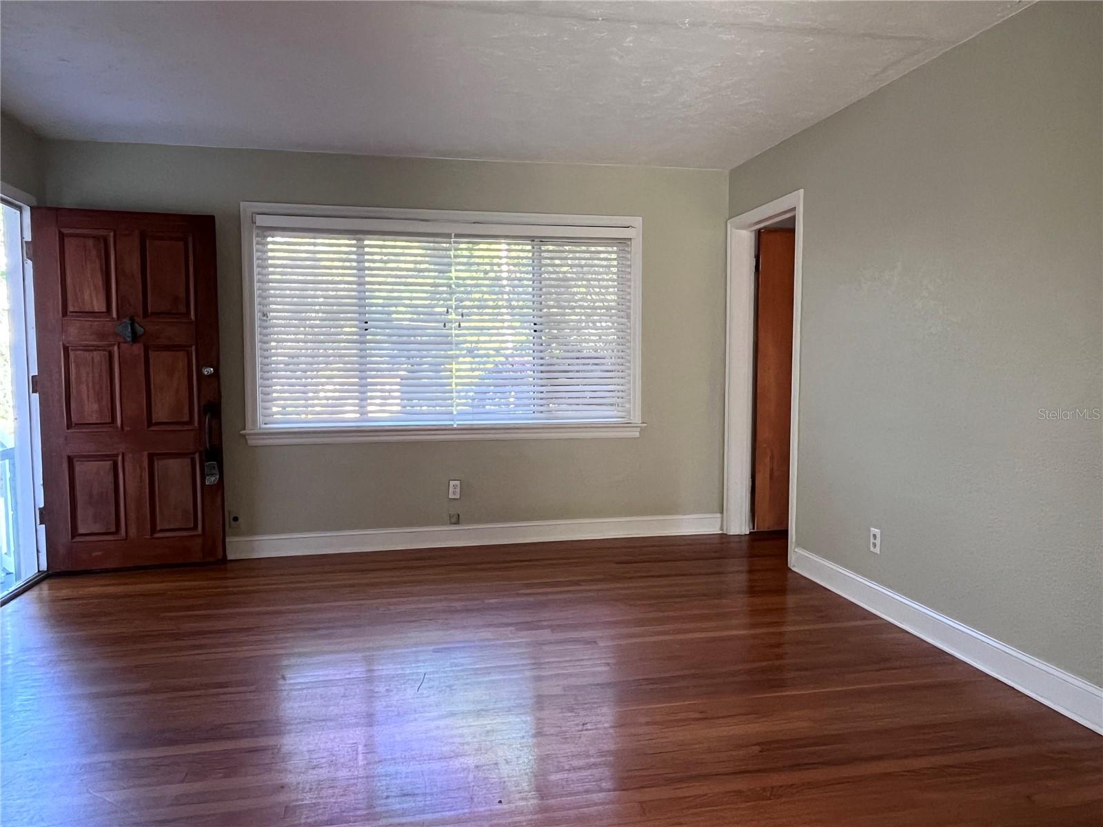 Image 3 of 14 For 12 University Circle