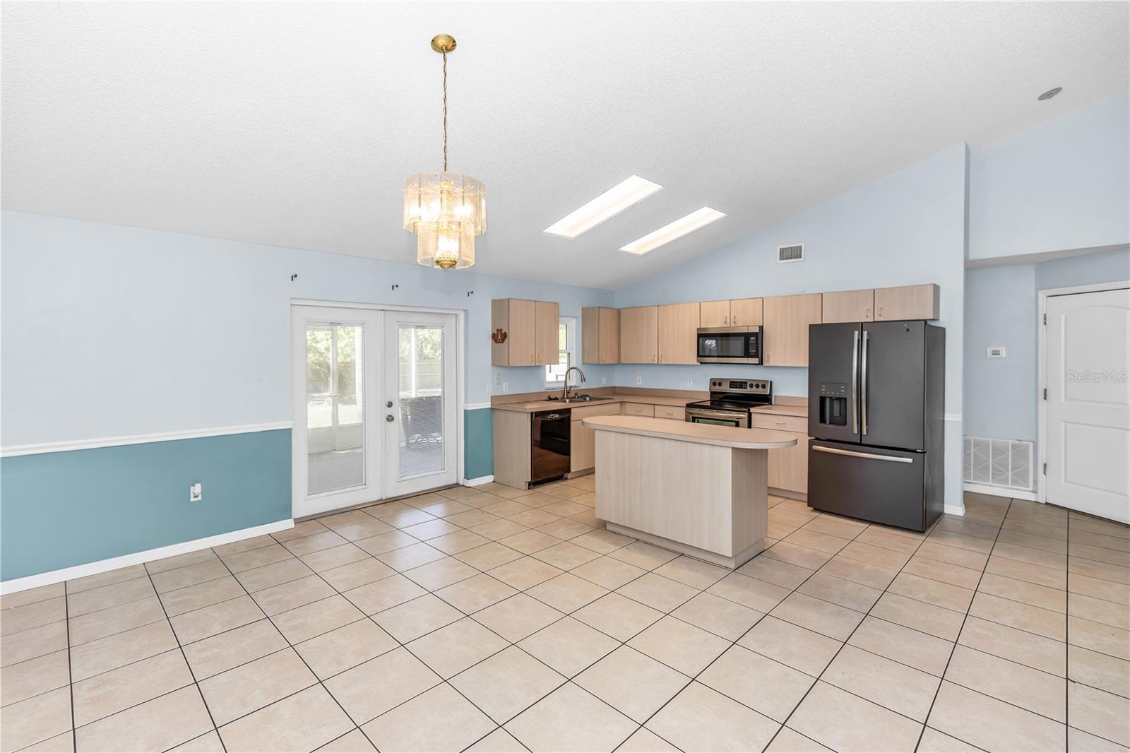 Image 5 of 30 For 3445 Angelica Street