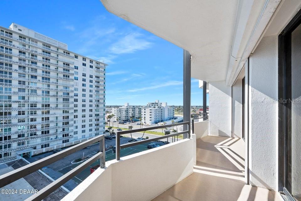 Image 14 of 55 For 2828 Atlantic Avenue 604