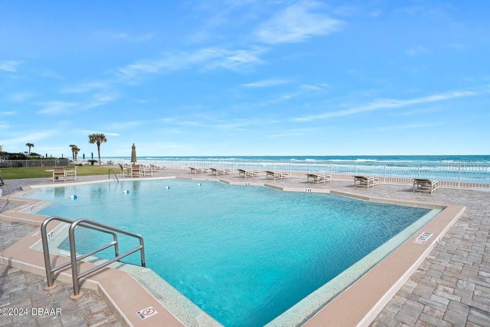 Image 24 of 55 For 2828 Atlantic Avenue 604