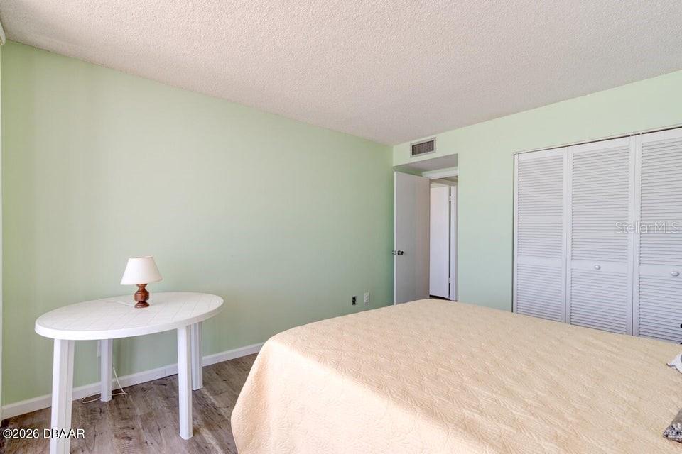 Image 13 of 41 For 2828 Atlantic Avenue 701